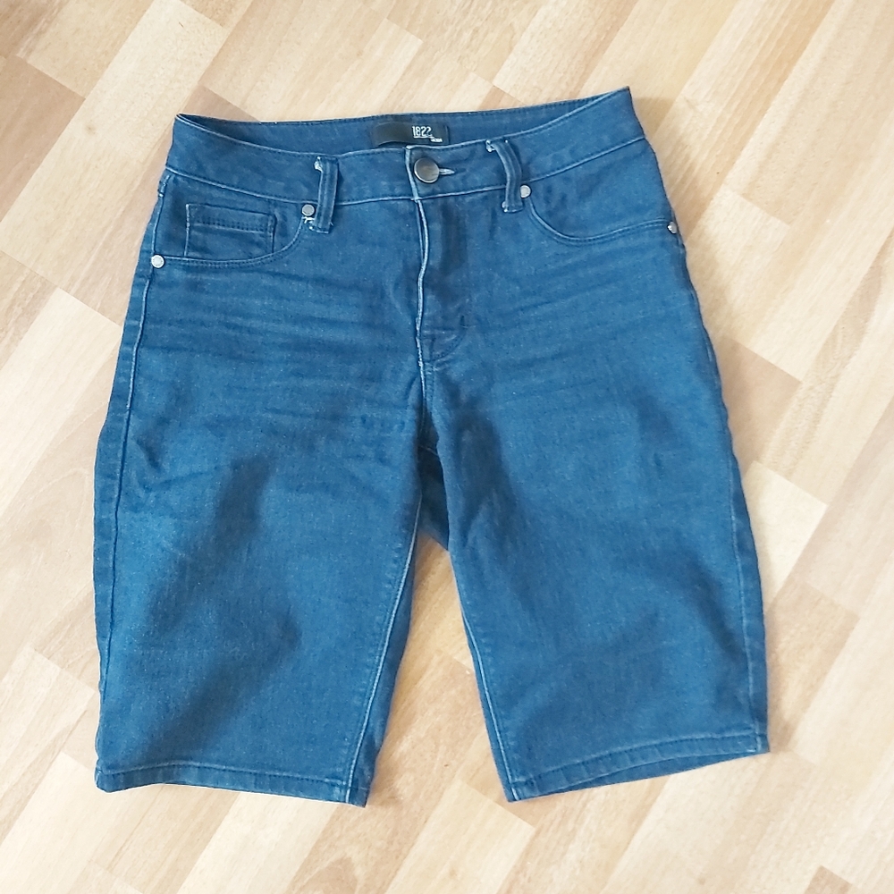 1822 Denim Knee Length Dark Blue Jean Cotton Blend Shorts Size 6
